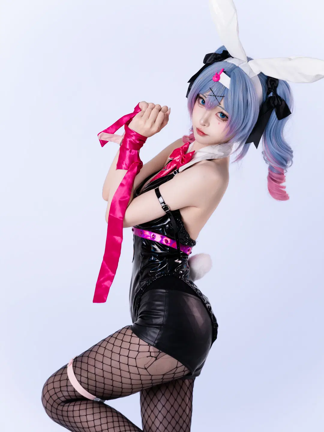 [Hatsune Miku cosplay] Rabbit Hole Theme: Interpreting the Black Latex suit Bunny girl by 沈诗若 - Image 2