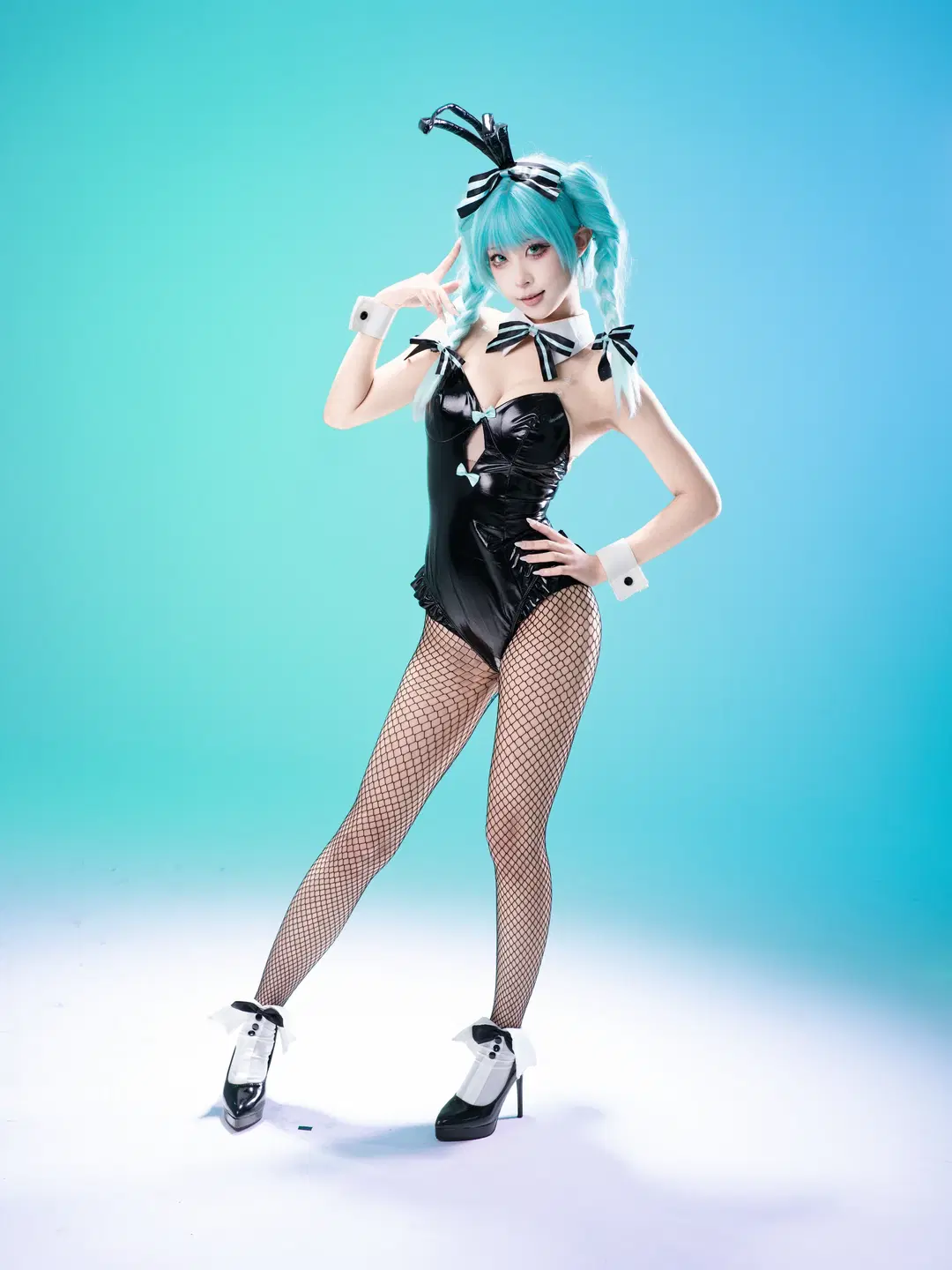 【初音未來cos】兔女郎造型的白棚攝影記錄 - 沈诗若 - 第10張