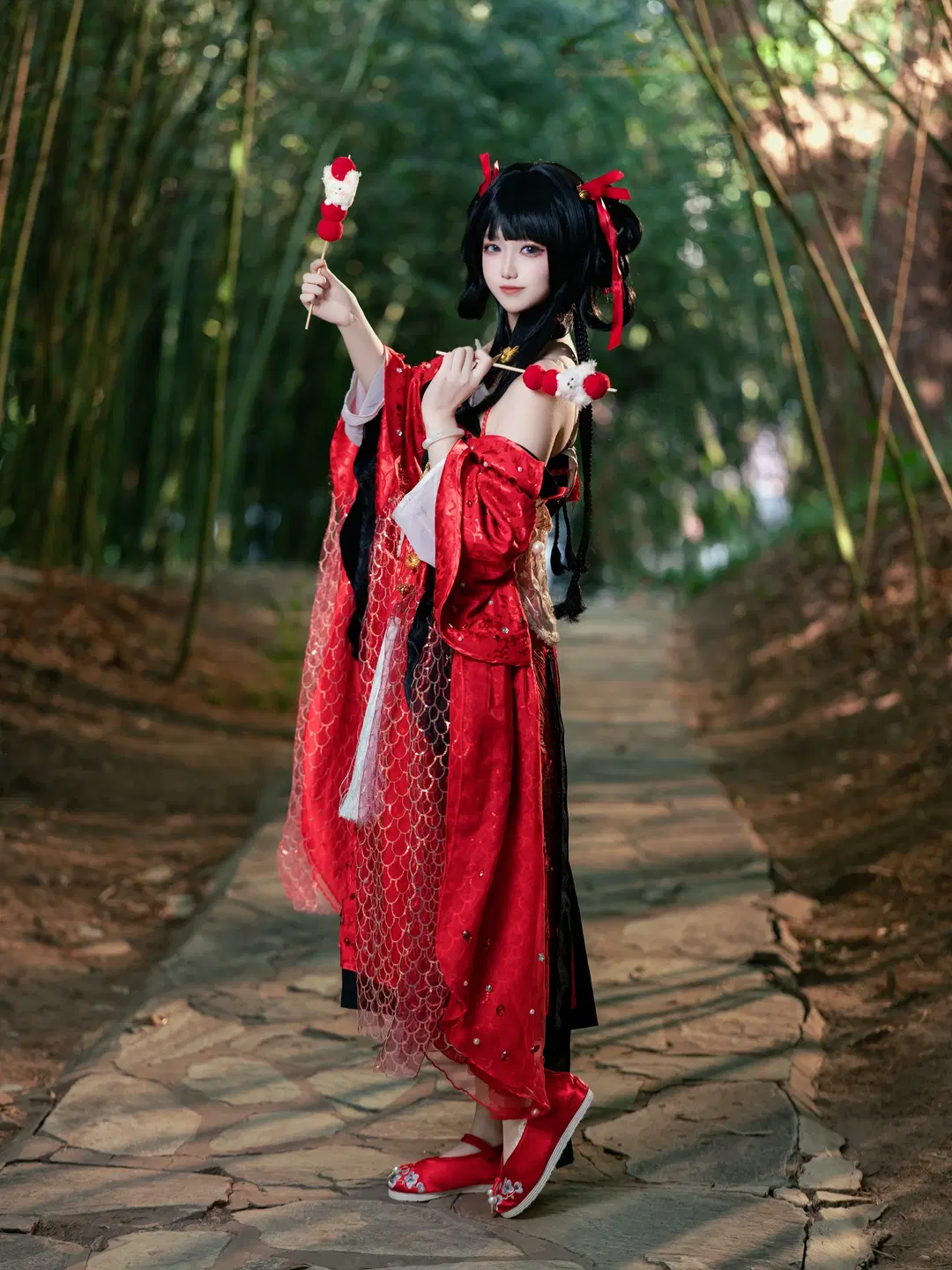 A Dream of Jianghu Canghai cosplay: A red and black Hanfu silhouette deep in the bamboo forest by 沈诗若 - Image 10