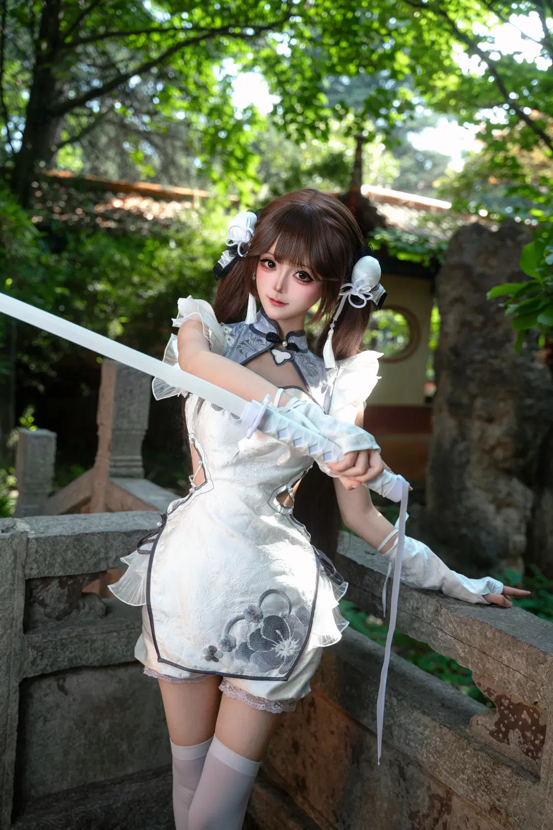 【Yin Ziping cosplay】Sword-Wielding Maiden in White Stockings by the Garden Stone Balustrade by 小时汤泡饭 - Image 5