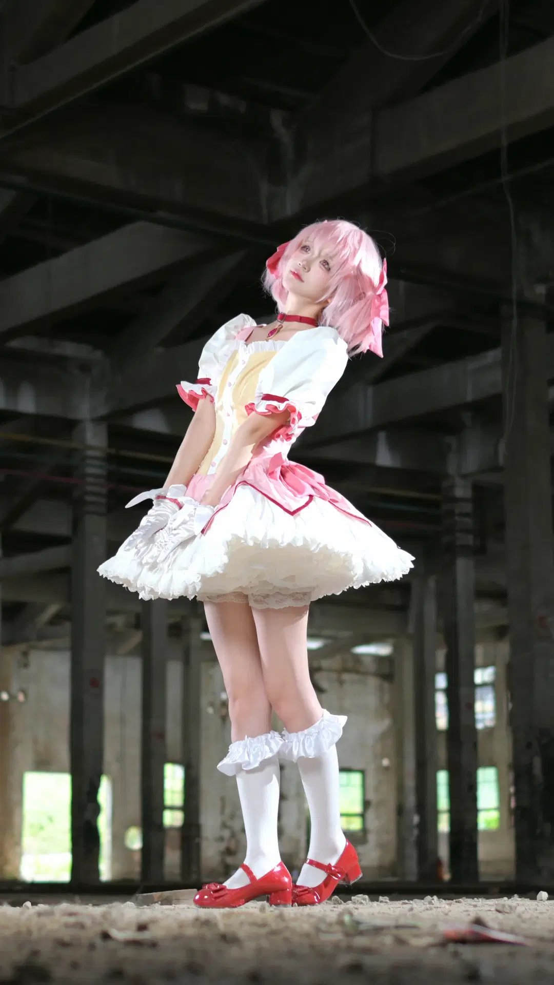 [Madoka Kaname cosplay] The Pink Archer in an abandoned factory photoshoot by 小时汤泡饭 - Image 12