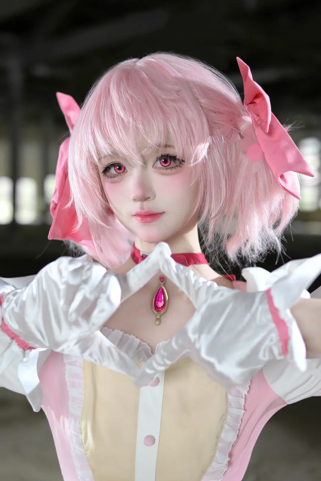 [Madoka Kaname cosplay] The Pink Archer in an abandoned factory photoshoot by 小时汤泡饭 - Image 2