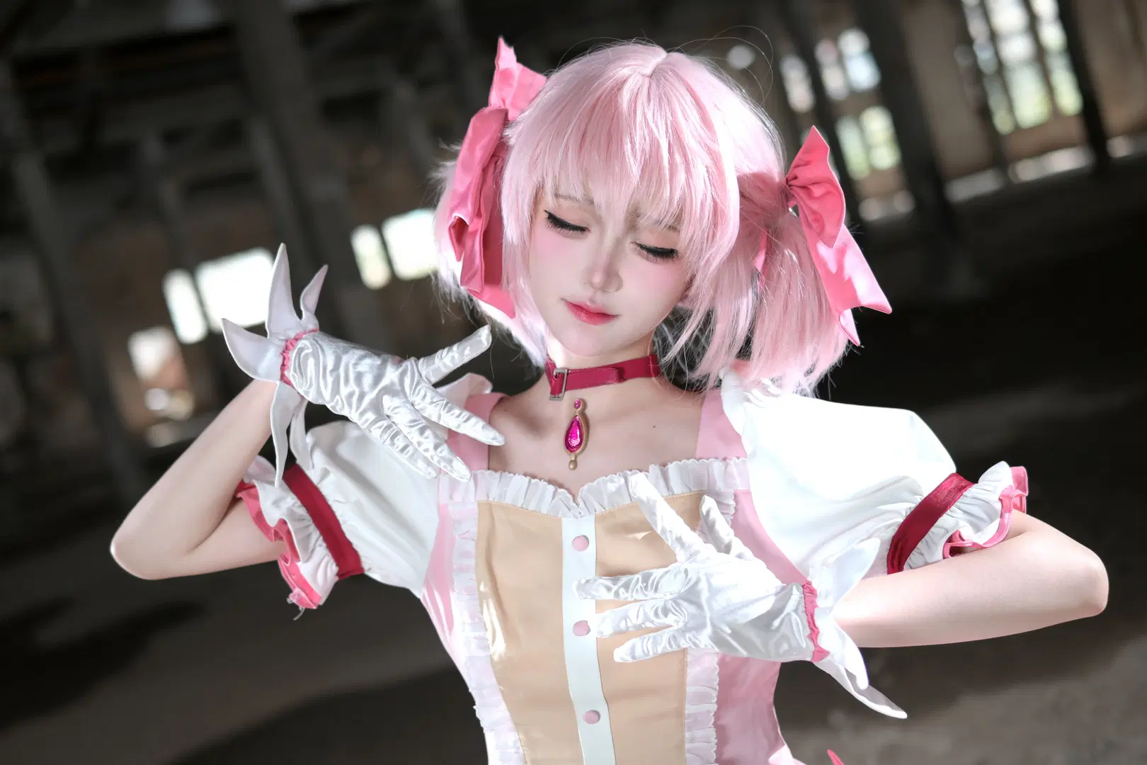 [Madoka Kaname cosplay] The Pink Archer in an abandoned factory photoshoot by 小时汤泡饭 - Image 3