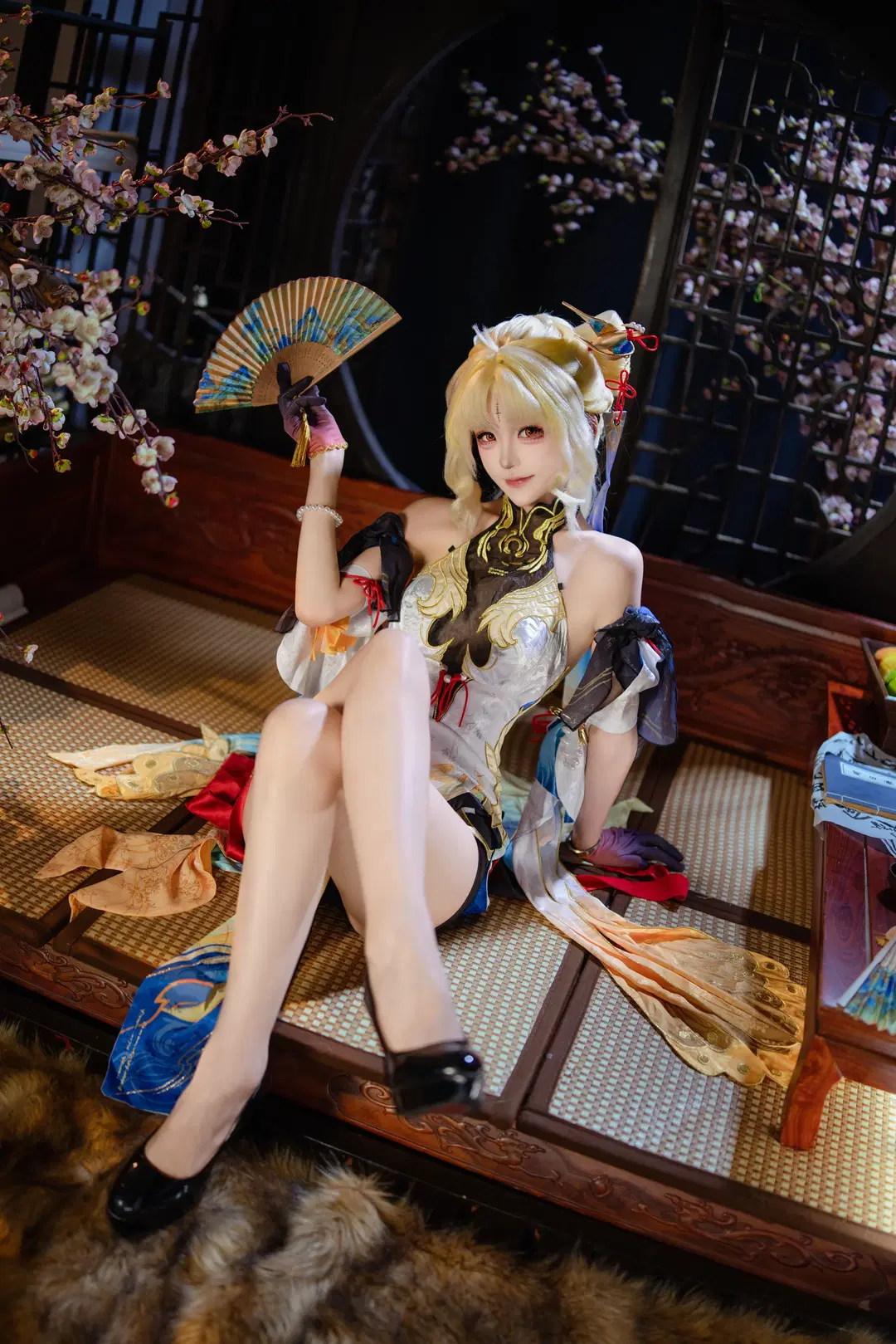 【穗穗cos】鸣潮里的国风旗袍造型，黑金质感太绝了 - 小时汤泡饭 - 第2张