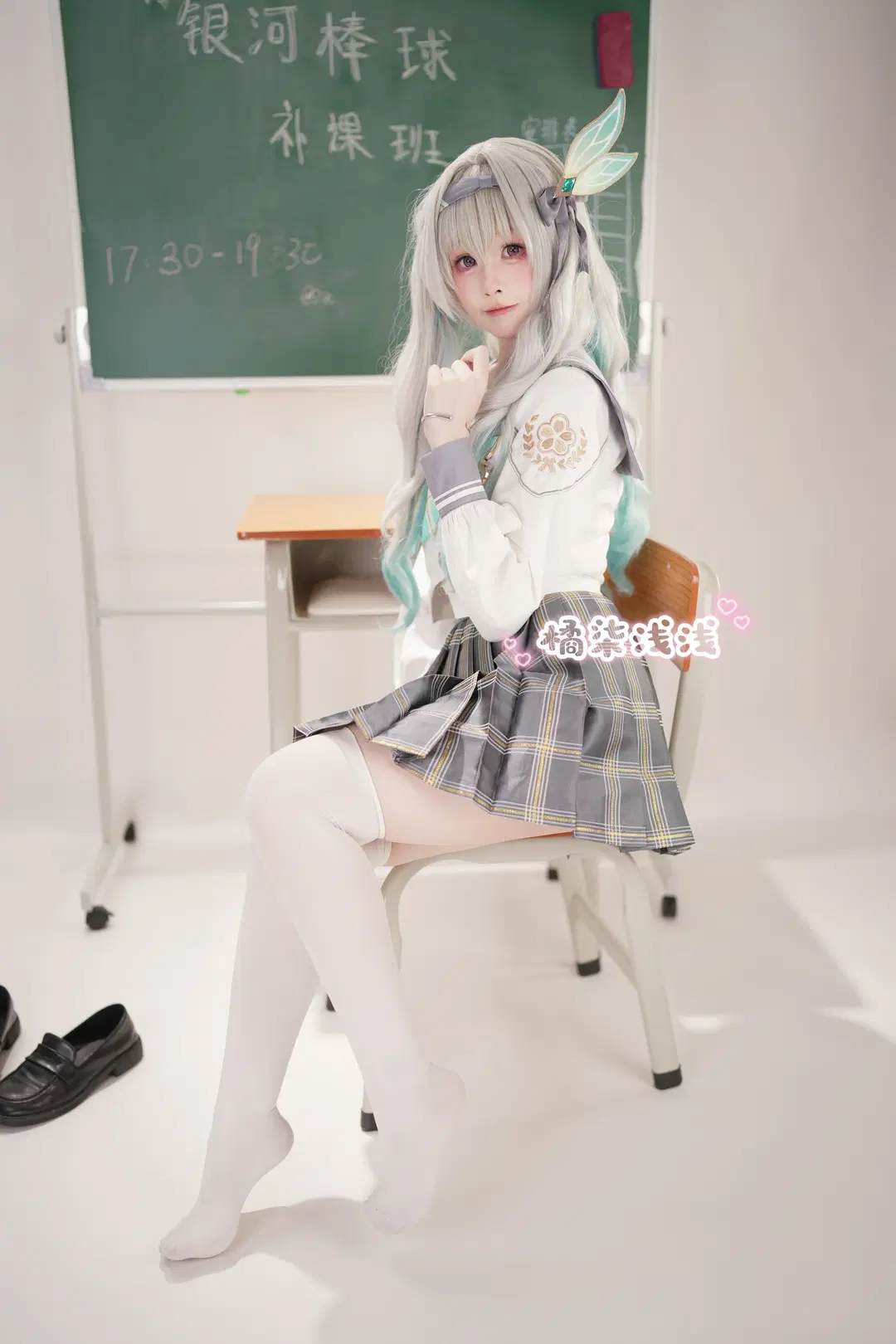 崩坏星穹铁道, 流萤cos, 白丝, jk制服, 流萤jk