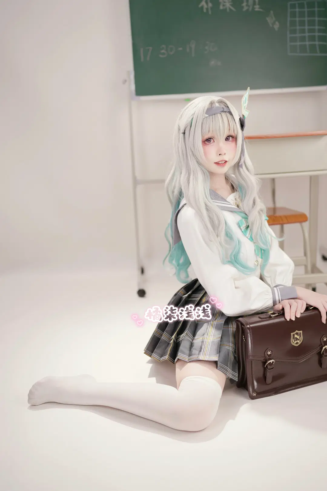 【流萤cos】崩坏星穹铁道教室风JK制服白丝穿搭 - 橘柒浅浅 - 第4张