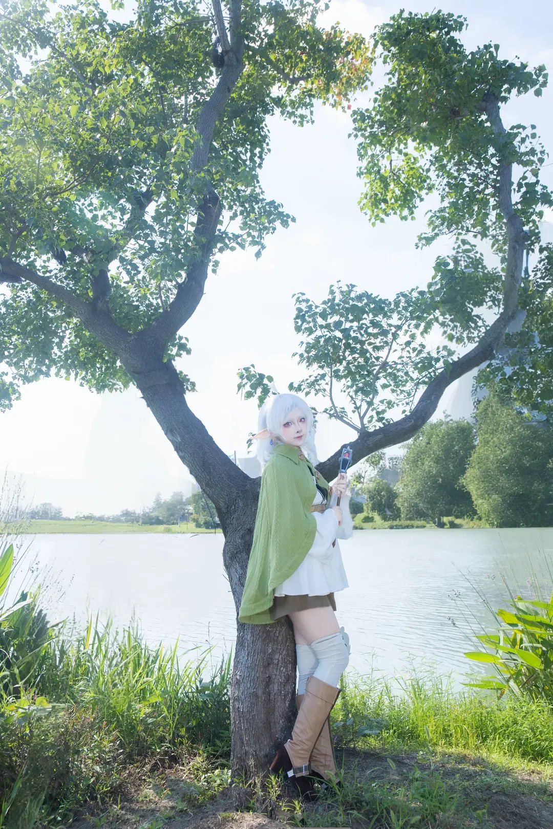 【Sylphiette cosplay】Mushoku Tensei: Jobless Reincarnation — Mage of the Waterside Woods: Outdoor Portrait with White Stockings by 矢泽焰焰子 - Image 2