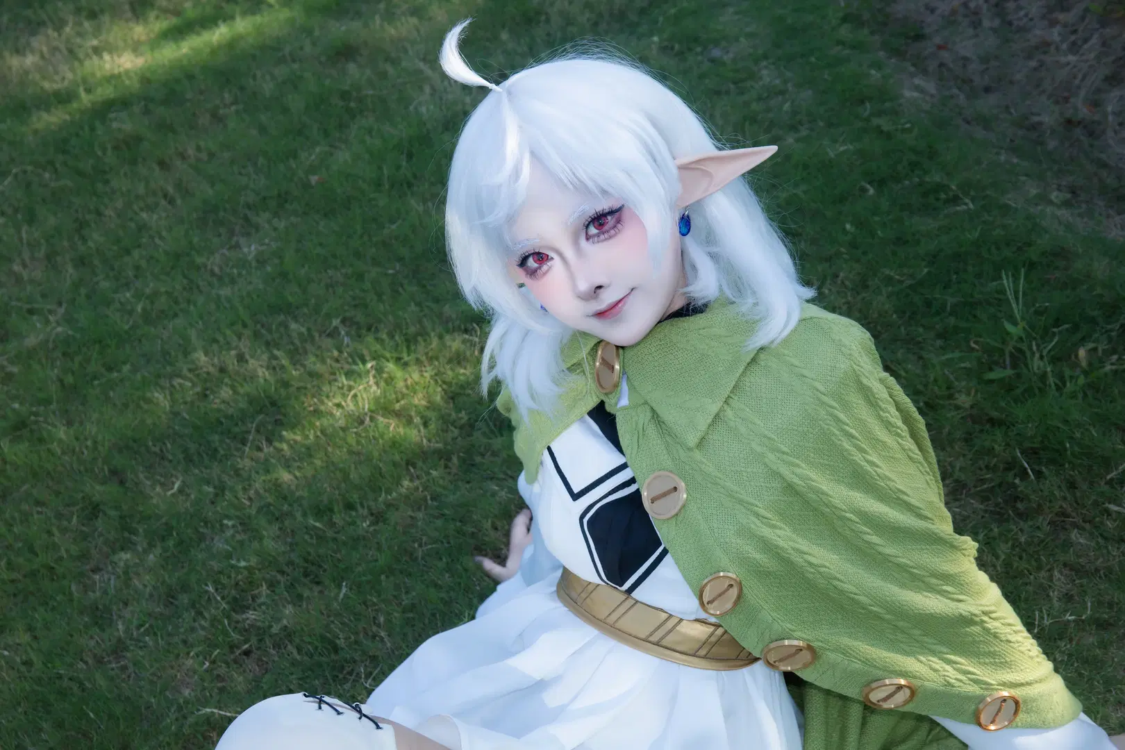 【Sylphiette cosplay】Mushoku Tensei: Jobless Reincarnation — Mage of the Waterside Woods: Outdoor Portrait with White Stockings by 矢泽焰焰子 - Image 4