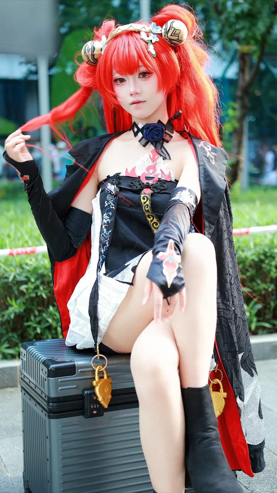 鸣潮, cosplay, 红发, 长靴, 锁瞑cos