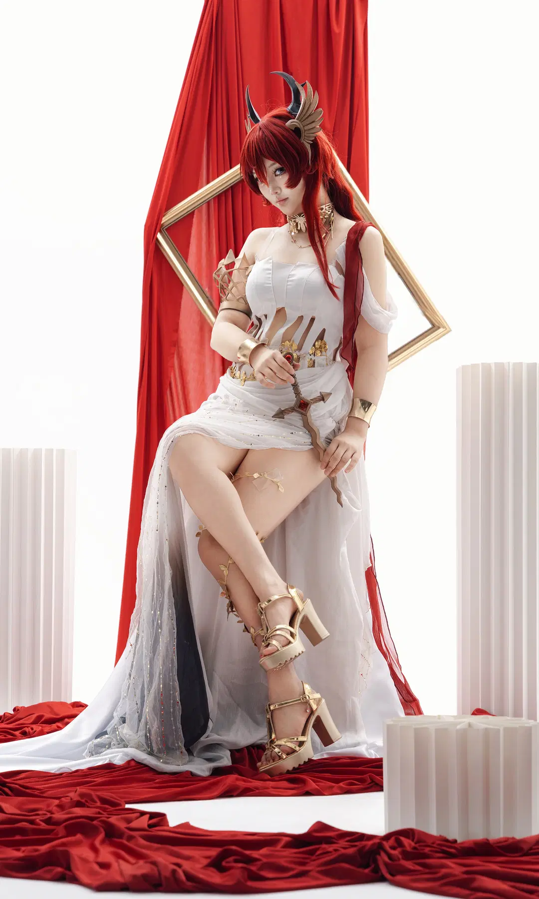 Arknights, Surtr cosplay, Ambience Synesthesia, White studio set design, Leg garter outfit