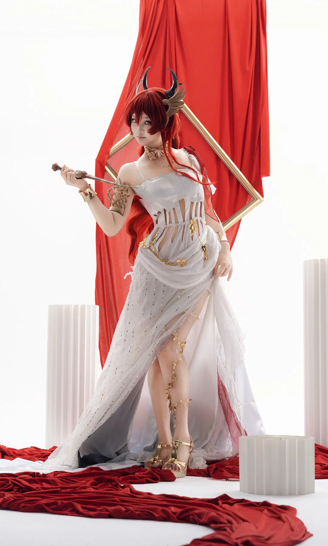 [Surtr cosplay] Arknights Ambience Synesthesia: White Studio Set Design Sharing by Bearsan - Image 5
