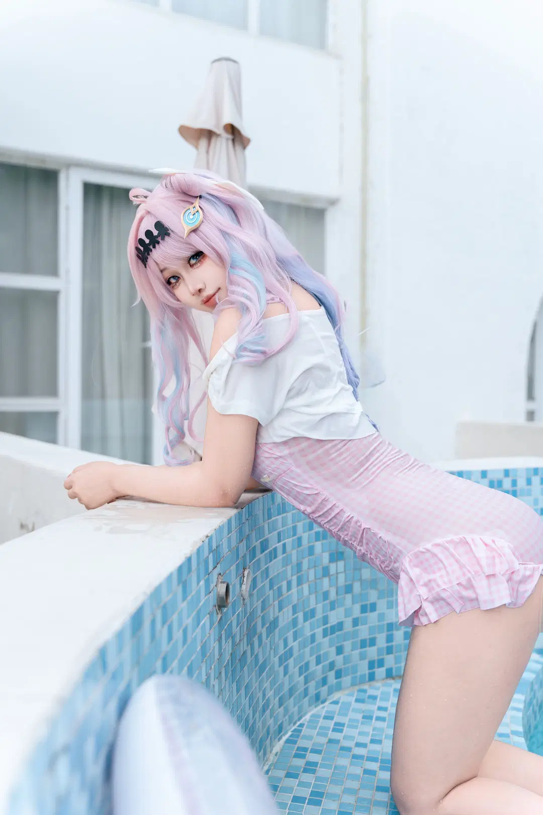 【达妮娅cos】鸣潮达妮娅泳池写真，阴天也能拍出清透感 - Bearsan - 第2张