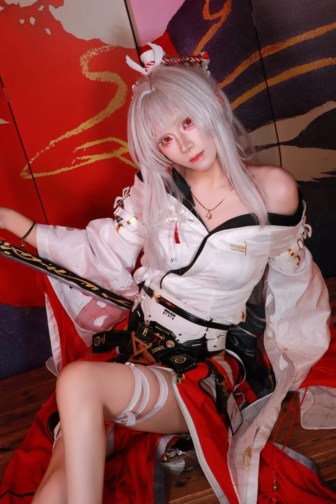 【绯雪cos】鸣潮战姬，提刀红裙定格的瞬间 - 金鱼mayo - 第2张