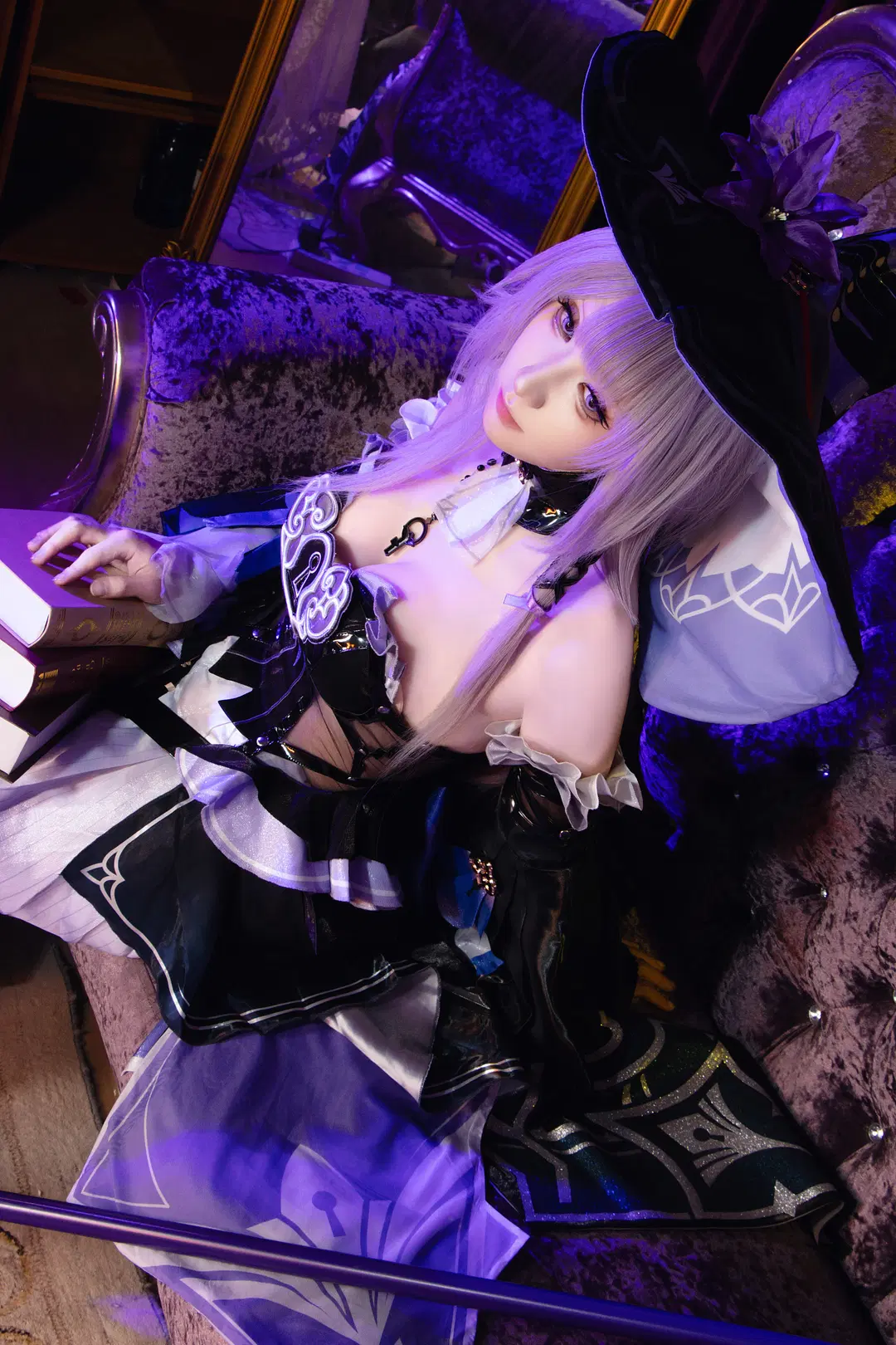[Herta cosplay] Honkai: Star Rail: The Enigmatic Witch Beneath Divinity by 金鱼mayo - Image 4