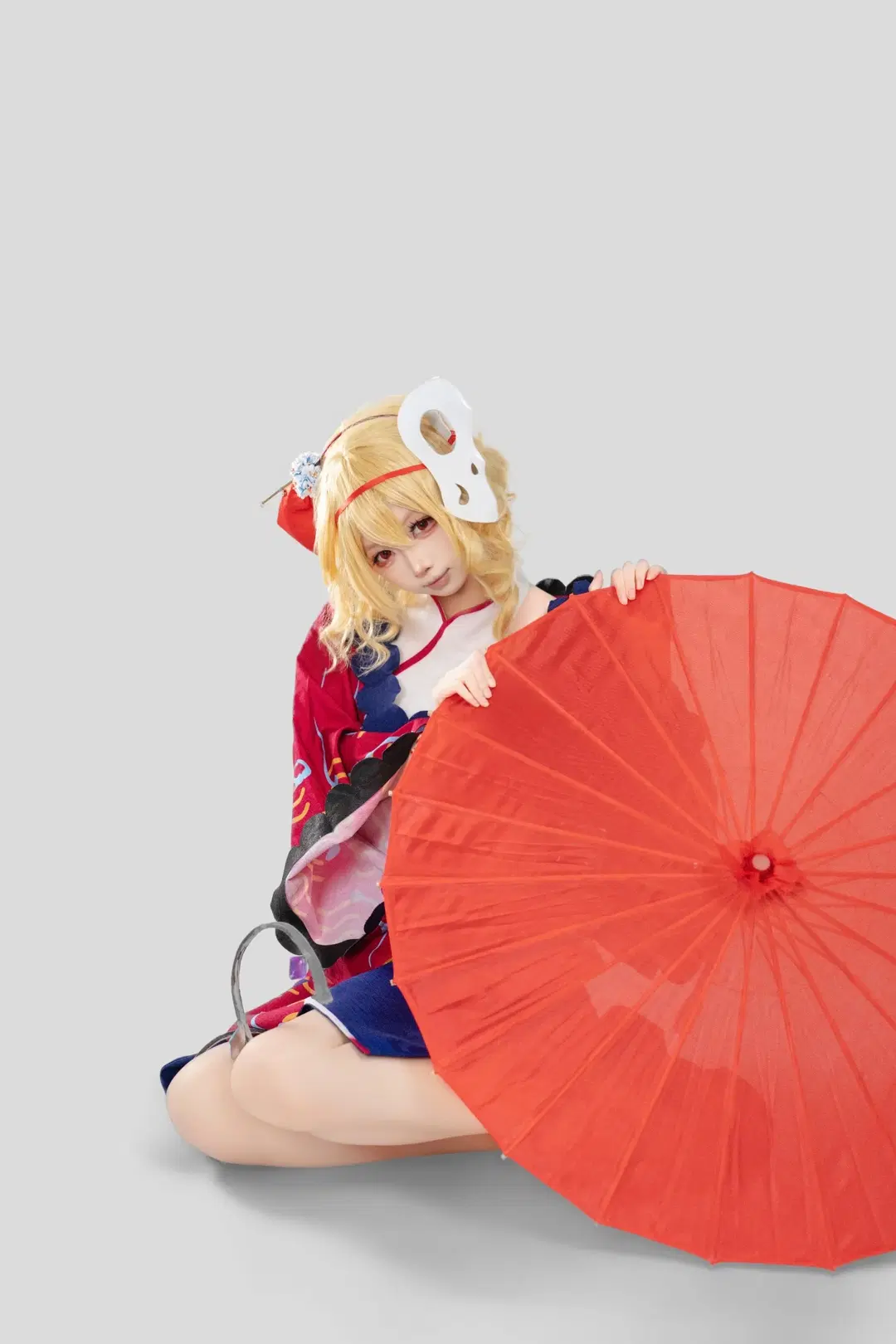 [Flandre Scarlet Cosplay] White Studio Portrait of Touhou Project: Red & Blue Kimono with a Scarlet Parasol by 井羊血weru - Image 7