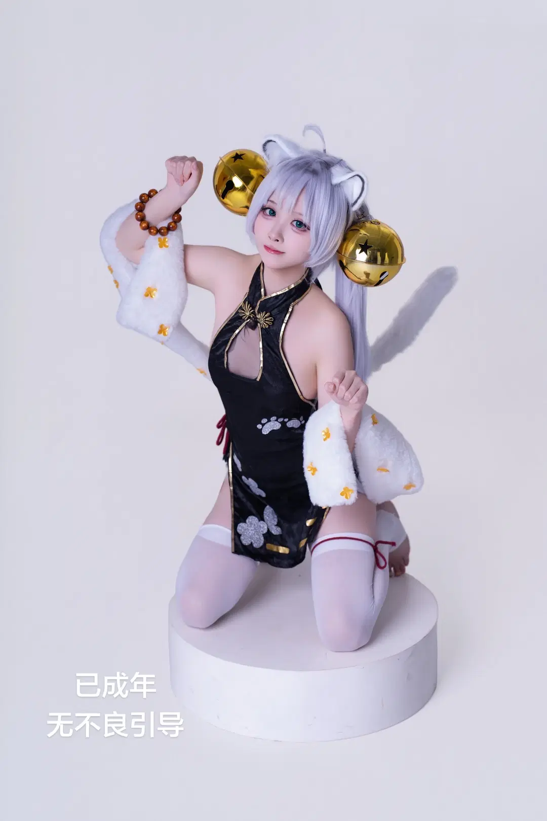 二次元, 白絲, 獸耳, 黑旗袍, 熟女cos