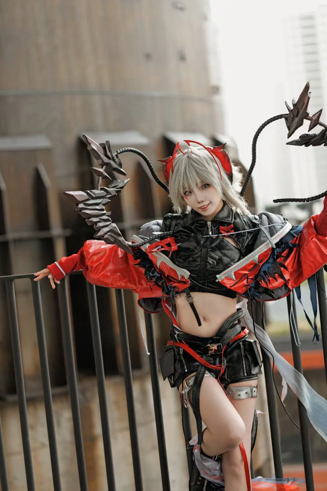 明日方舟, 维什戴尔cos, Cosplay正片, 街头机能风, 重工业风拍摄 - 第2张