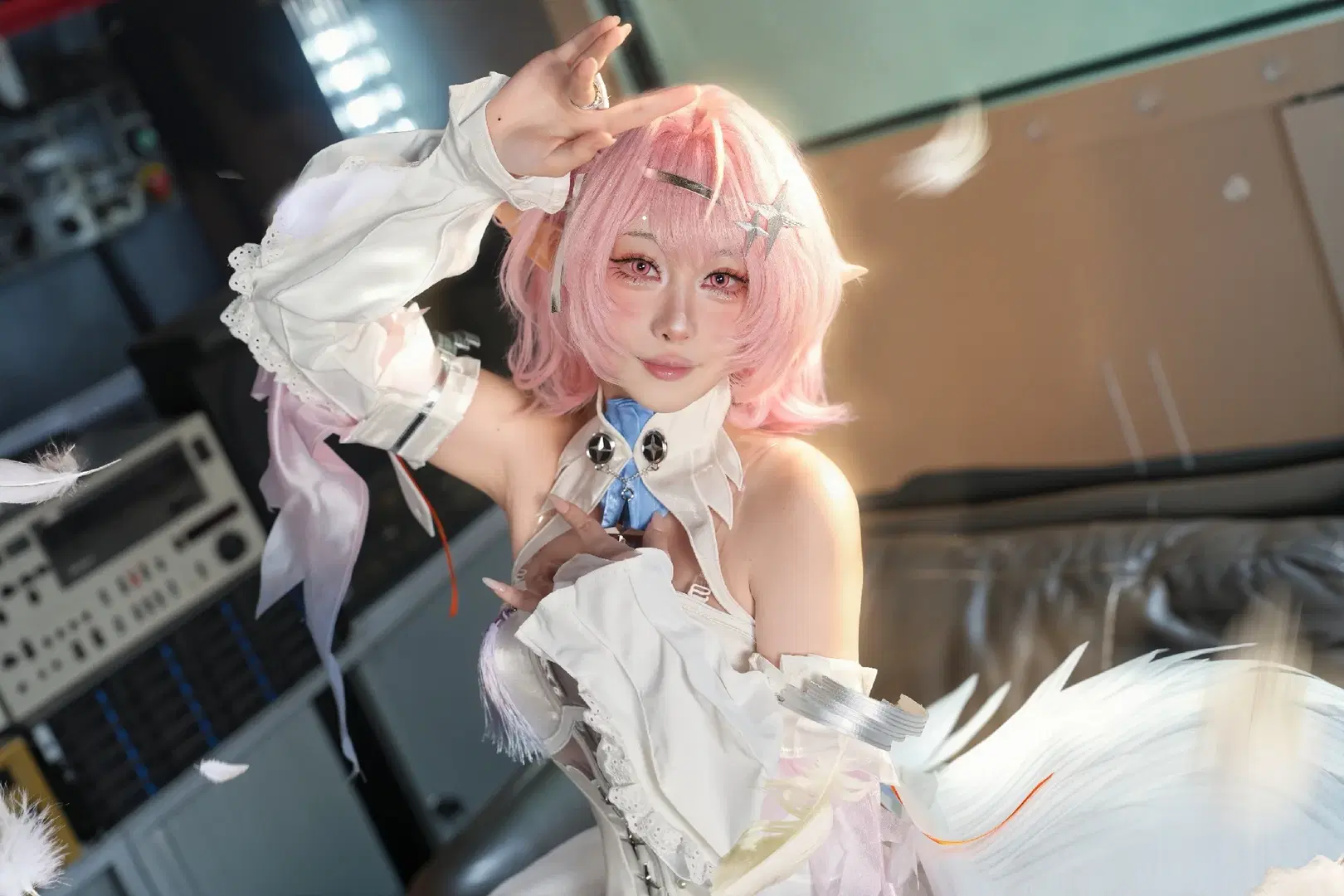 [Remielle cosplay] Zenless Zone Zero: The Pink-Haired Elf Angel by 九百九十九夜 - Image 3
