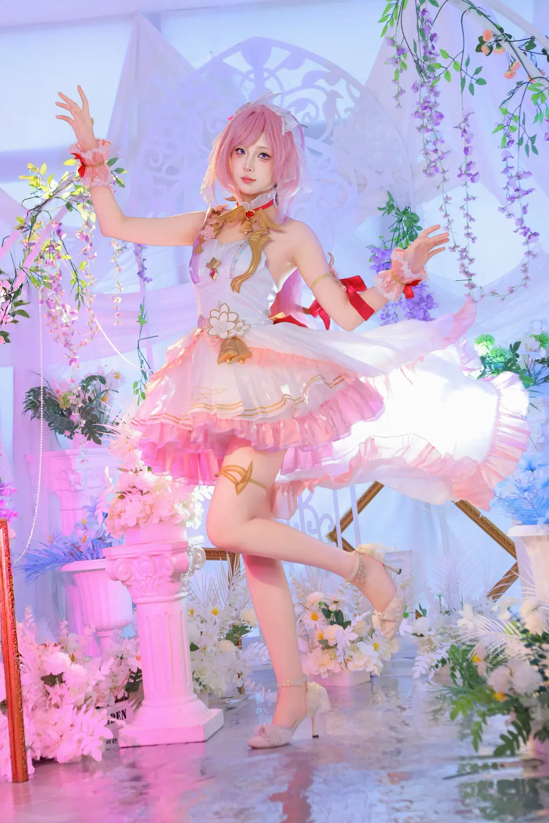 爱莉希雅cos, 崩坏3, 梦幻少女风, 粉色系穿搭, 花之巡礼