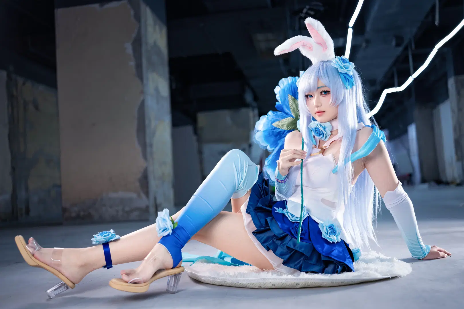 【Gongsun Li Cosplay】Blue and White Dance Among Blossoms in an Industrial Factory by aabb - Image 2