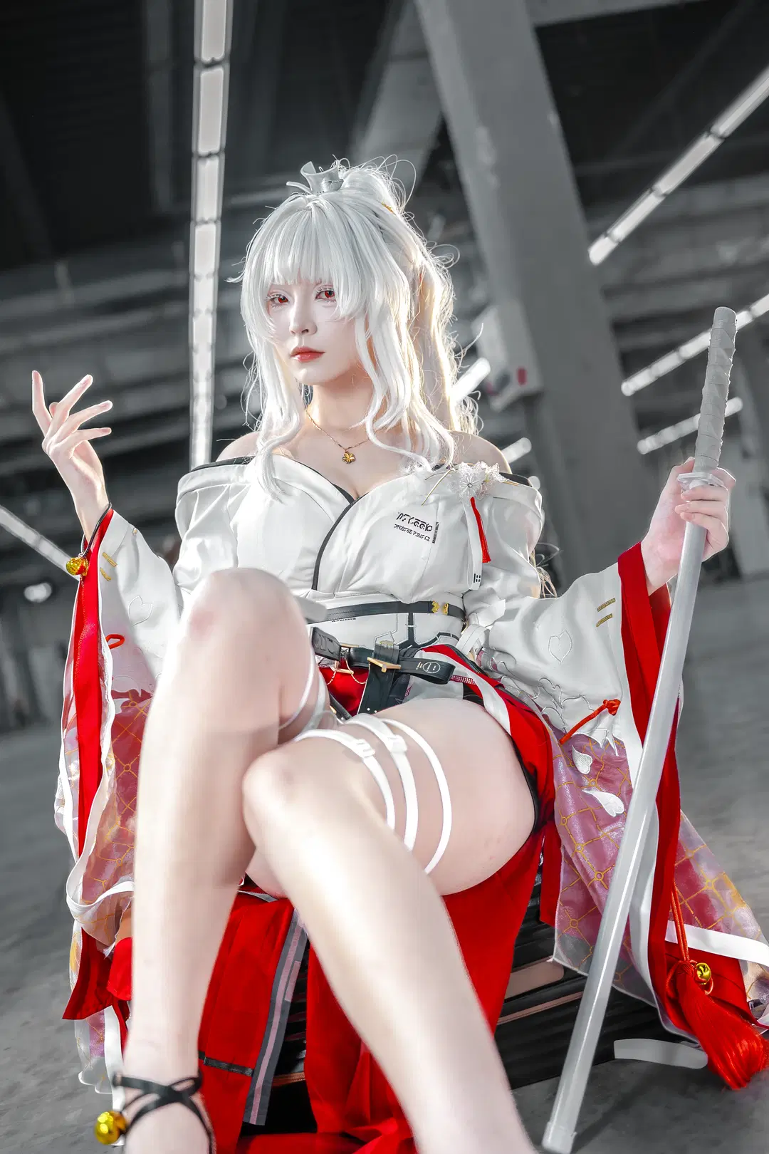 鳴潮, イベント写真, 和風の服, 绯雪 コスプレ, 白いレッグリング