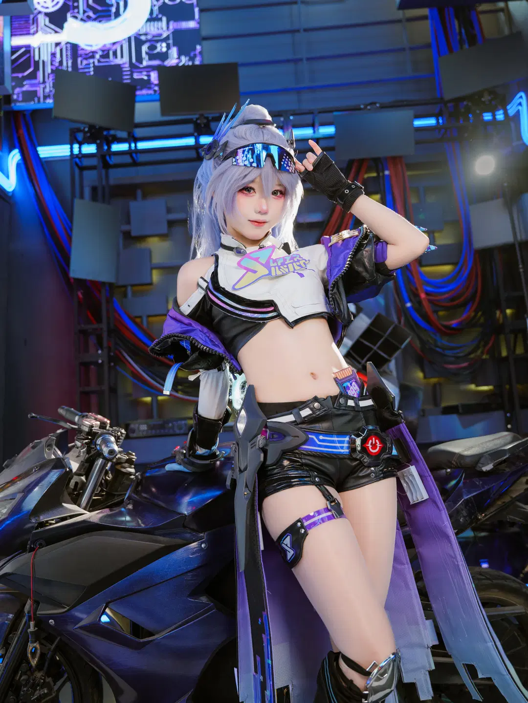 【银狼cos】崩坏星穹铁道lv.999赛博正片 - 千坂 - 第5张