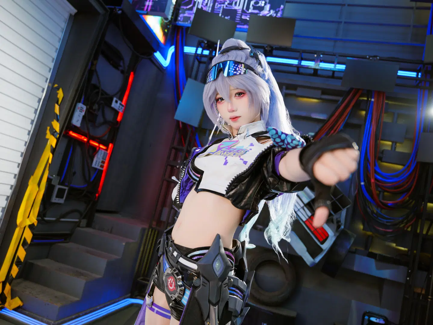 【银狼cos】崩坏星穹铁道lv.999赛博正片 - 千坂 - 第8张