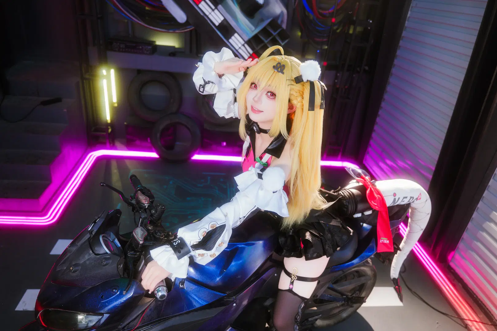 【希希芙cos】绝区零霓虹街头的机车风正片存档 - 千坂 - 第2张