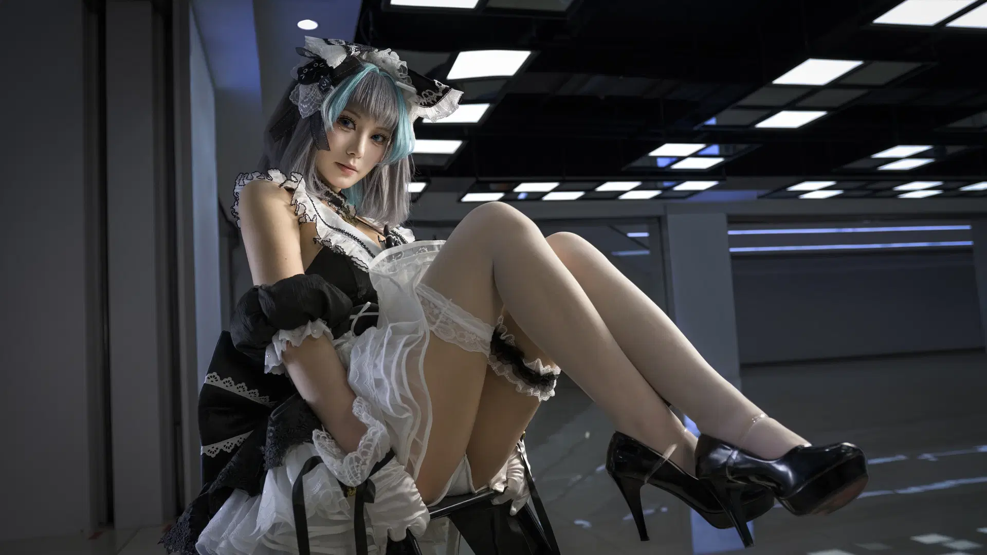 二次元撮影, チェシャー猫コスプレ, ゴシック・ロリータ, 猫耳の可愛い女の子, 白ニーソ