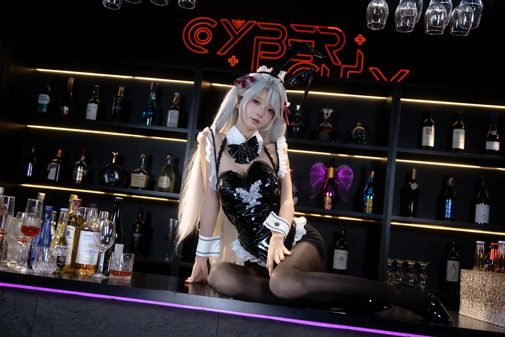 【欧根亲王cos】微醺的试探，指挥官要再来一杯吗 - 猫科狐狸米缸（痴呆版） - 第4张