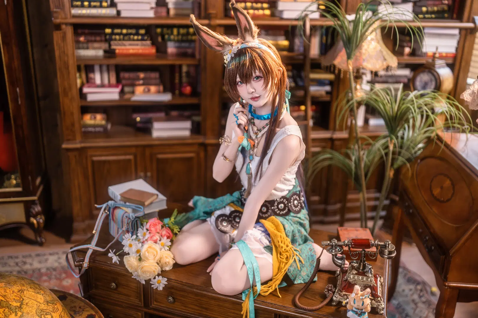 [Amiya cosplay] Arknights Rhodes Island Leader: Vintage Study Photoshoot by 猫科狐狸米缸（痴呆版） - Image 6