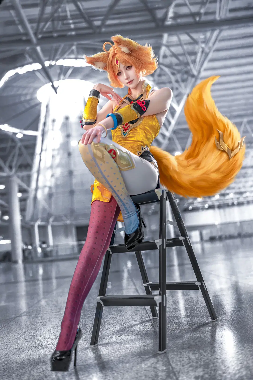 妲己コスプレ オナー・オブ・キングス 非対称ストッキングと巨大な尻尾のイベント撮影記録 - 侧方位停车 - 2枚目