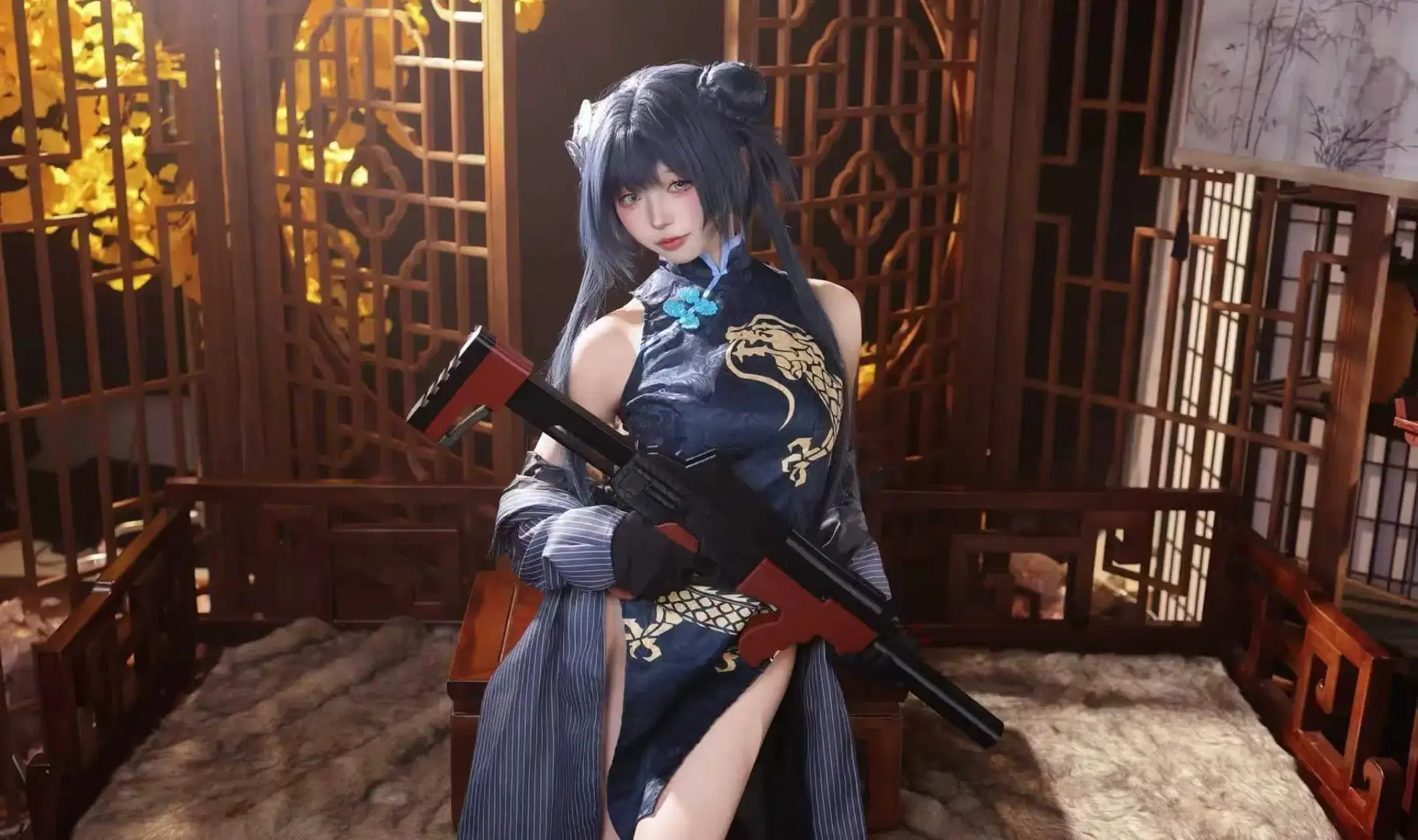 [Ryuge Kisaki cosplay] Blue Archive: The President's Chinese-style Qipao — Harmonizing the High Slit with a Tactical Rifle by 岚图_！！ - Image 2