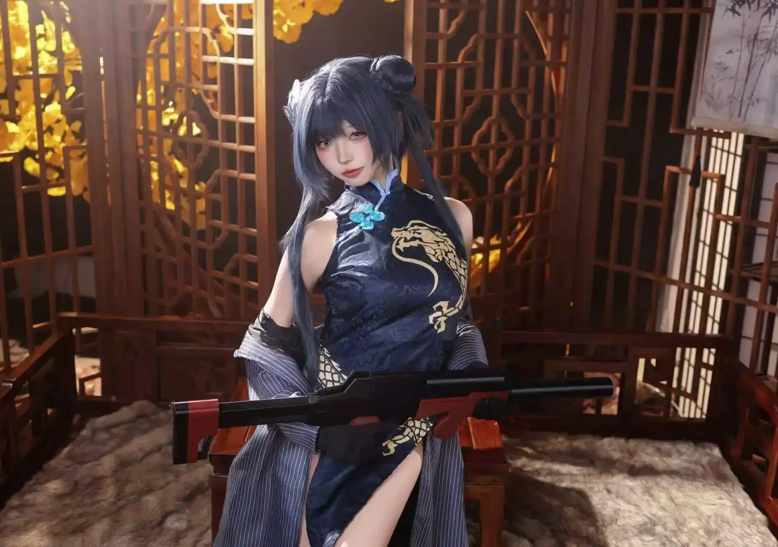 [Ryuge Kisaki cosplay] Blue Archive: The President's Chinese-style Qipao — Harmonizing the High Slit with a Tactical Rifle by 岚图_！！ - Image 3