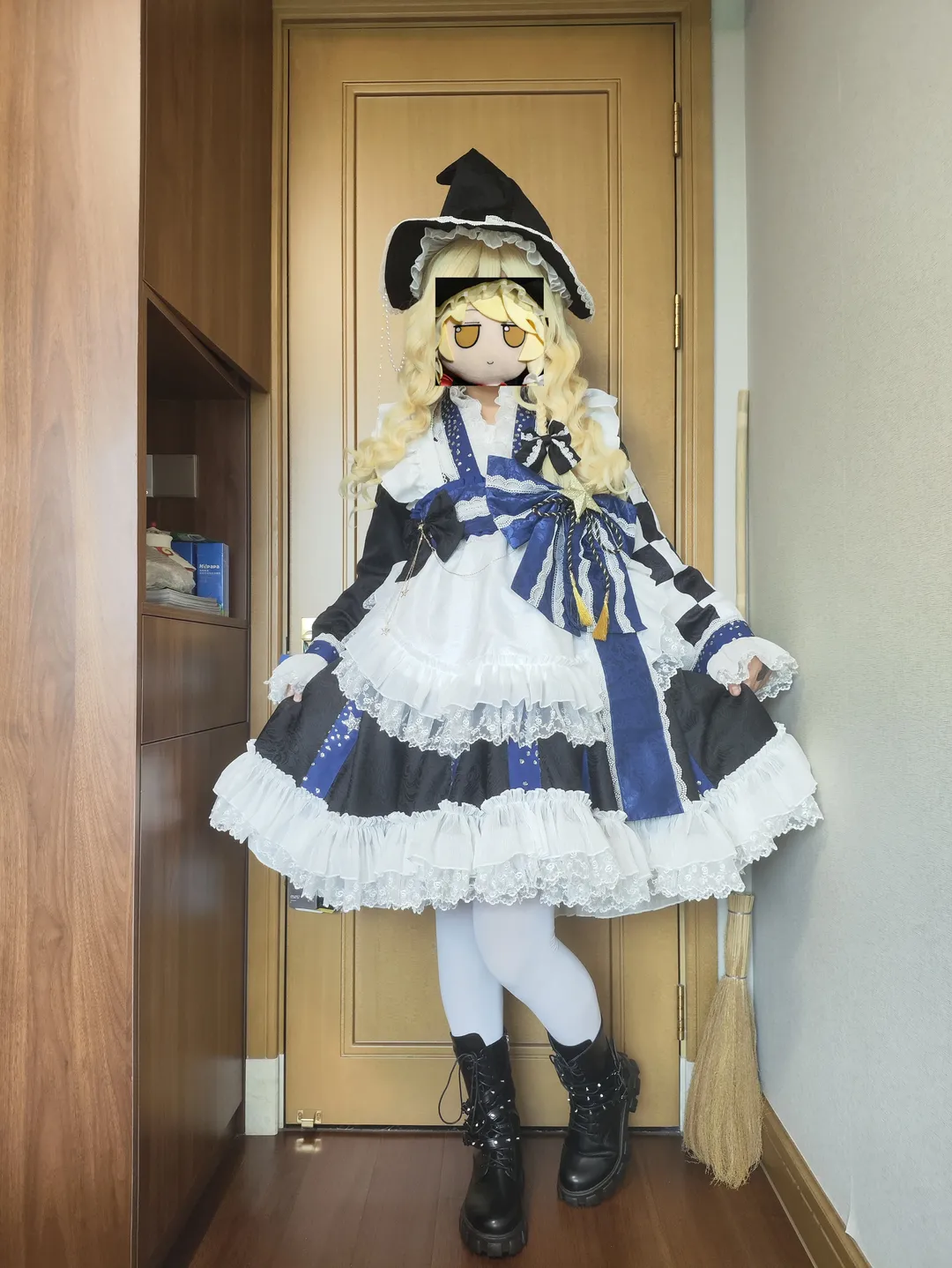 Touhou Project, Marisa Kirisame cosplay, Trying on clothes, Anime cosplay, White stockings