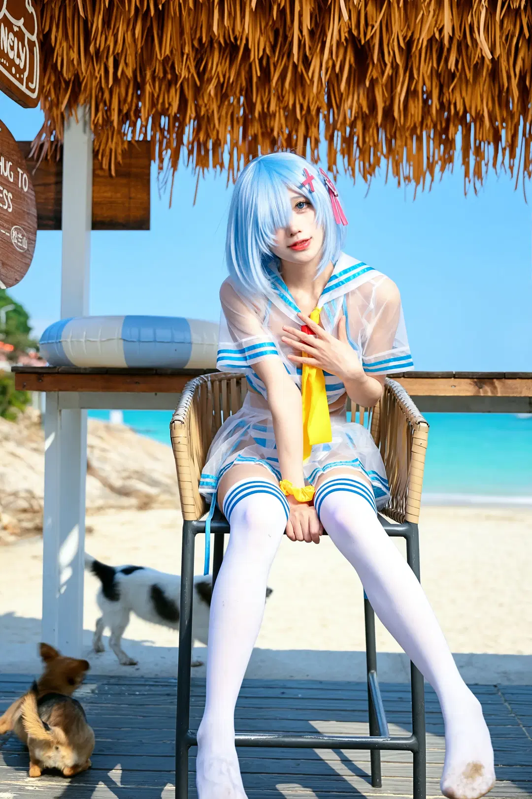 【レム コスプレ】『Re:ゼロから始める異世界生活』海辺の撮影、帽子が風にさらわれた予期せぬ日常 - 配角一奈 - 3枚目