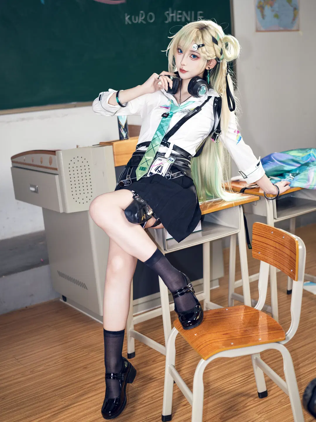 [Lynae cosplay] Wuthering Waves StarTorch Academy Classroom Daily Life by 星空 - Image 10