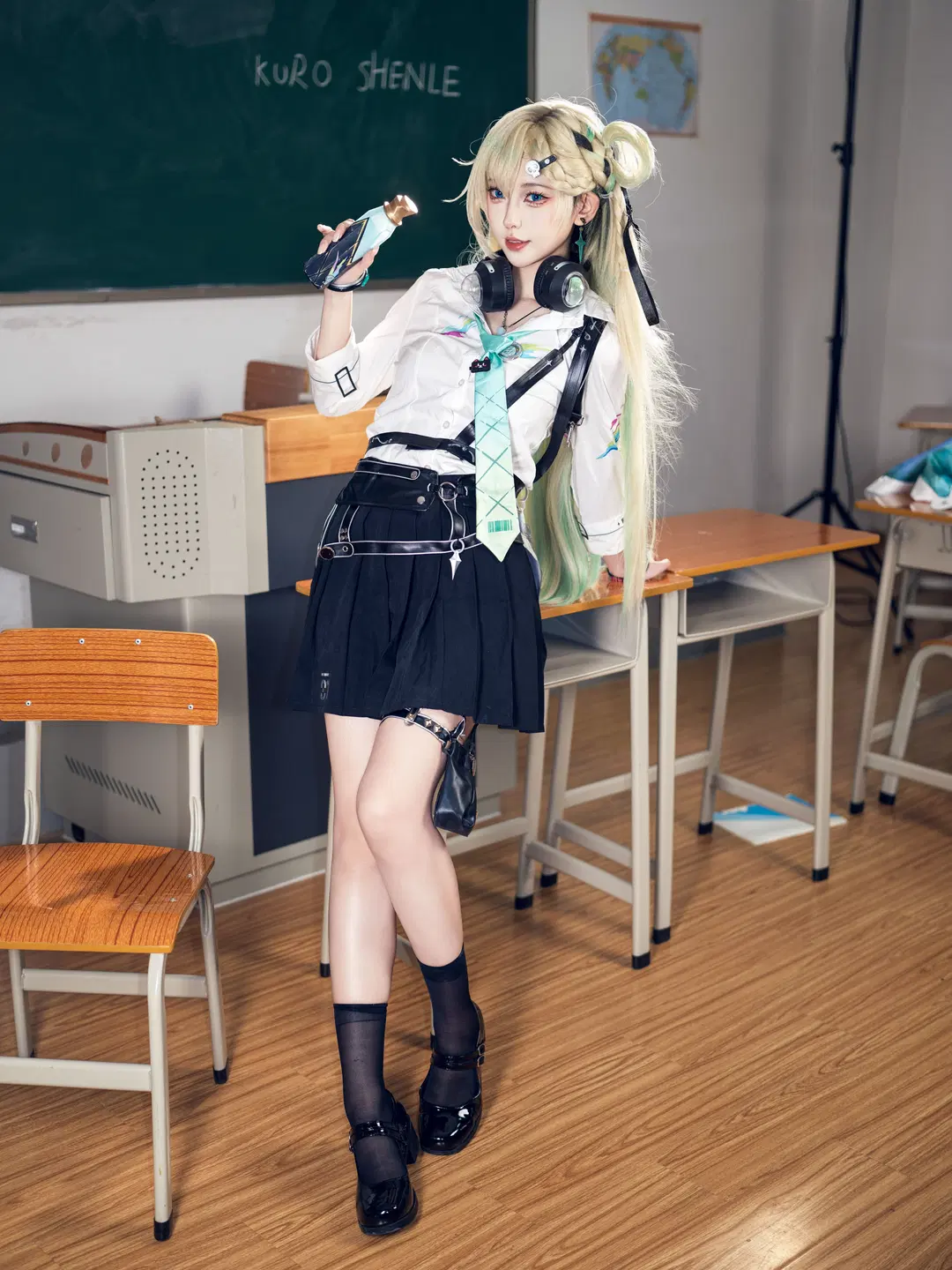 [Lynae cosplay] Wuthering Waves StarTorch Academy Classroom Daily Life by 星空 - Image 13