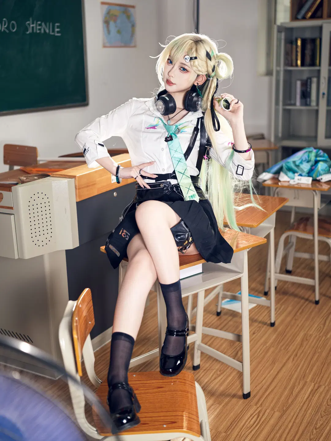 [Lynae cosplay] Wuthering Waves StarTorch Academy Classroom Daily Life by 星空 - Image 5