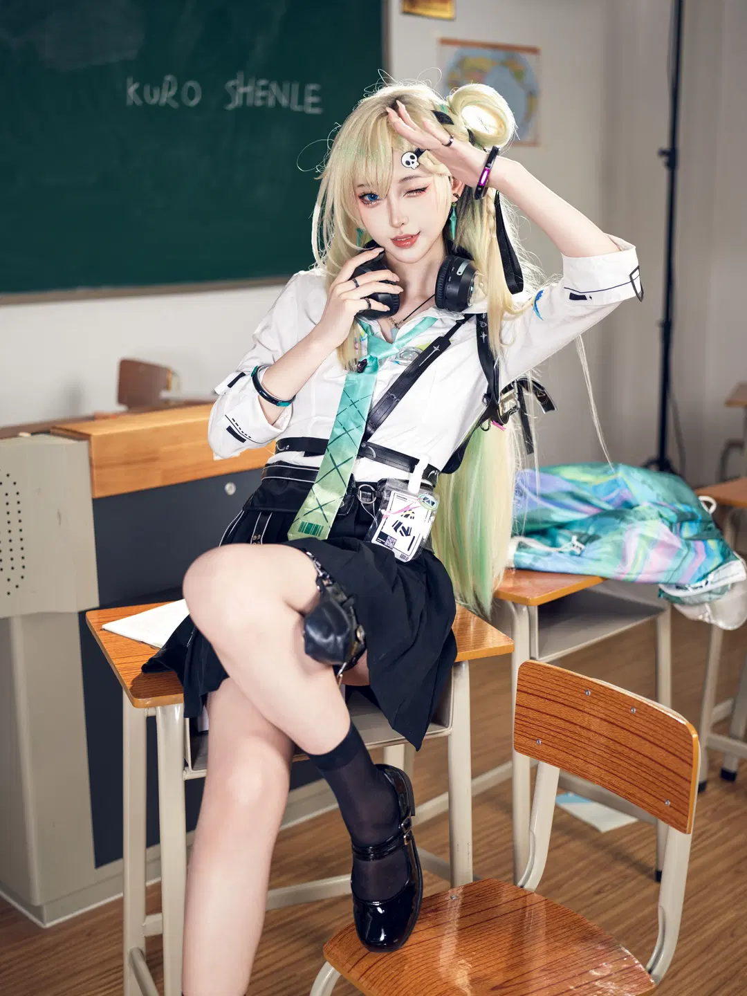 [Lynae cosplay] Wuthering Waves StarTorch Academy Classroom Daily Life by 星空 - Image 7
