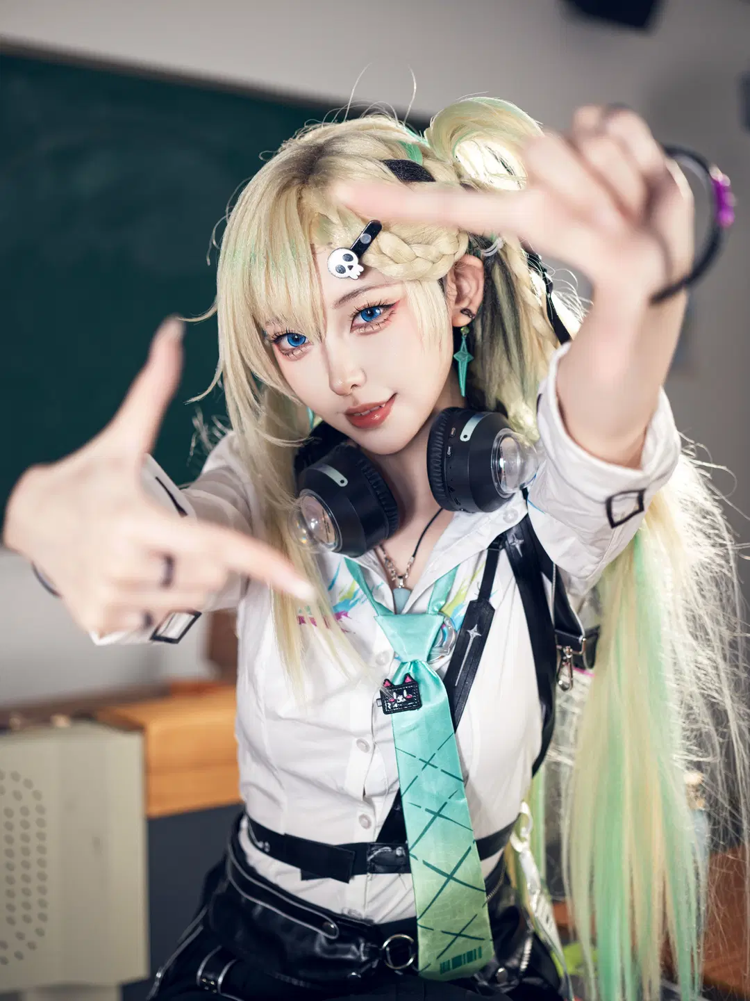 [Lynae cosplay] Wuthering Waves StarTorch Academy Classroom Daily Life by 星空 - Image 9
