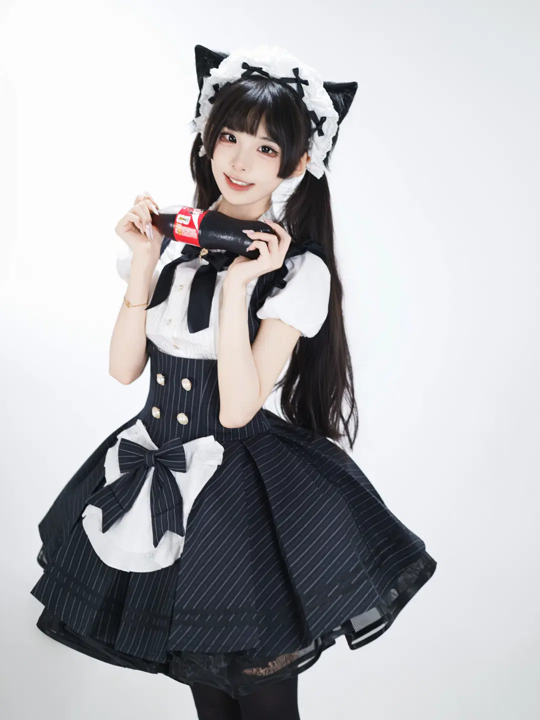 Studio Portrait Japanese Style Photography of a Cat-Ear Maid: Texture and Detail Log of Black Sheer Stockings and Striped Hem by 星空 - Image 5