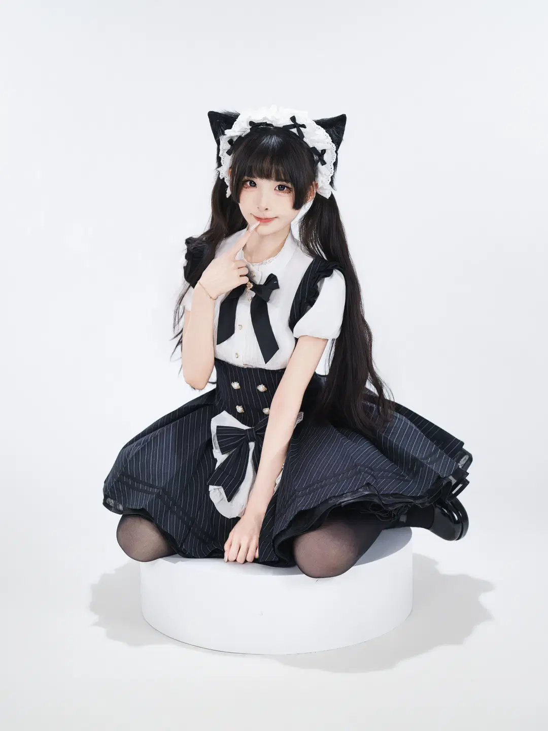 Studio Portrait Japanese Style Photography of a Cat-Ear Maid: Texture and Detail Log of Black Sheer Stockings and Striped Hem by 星空 - Image 7