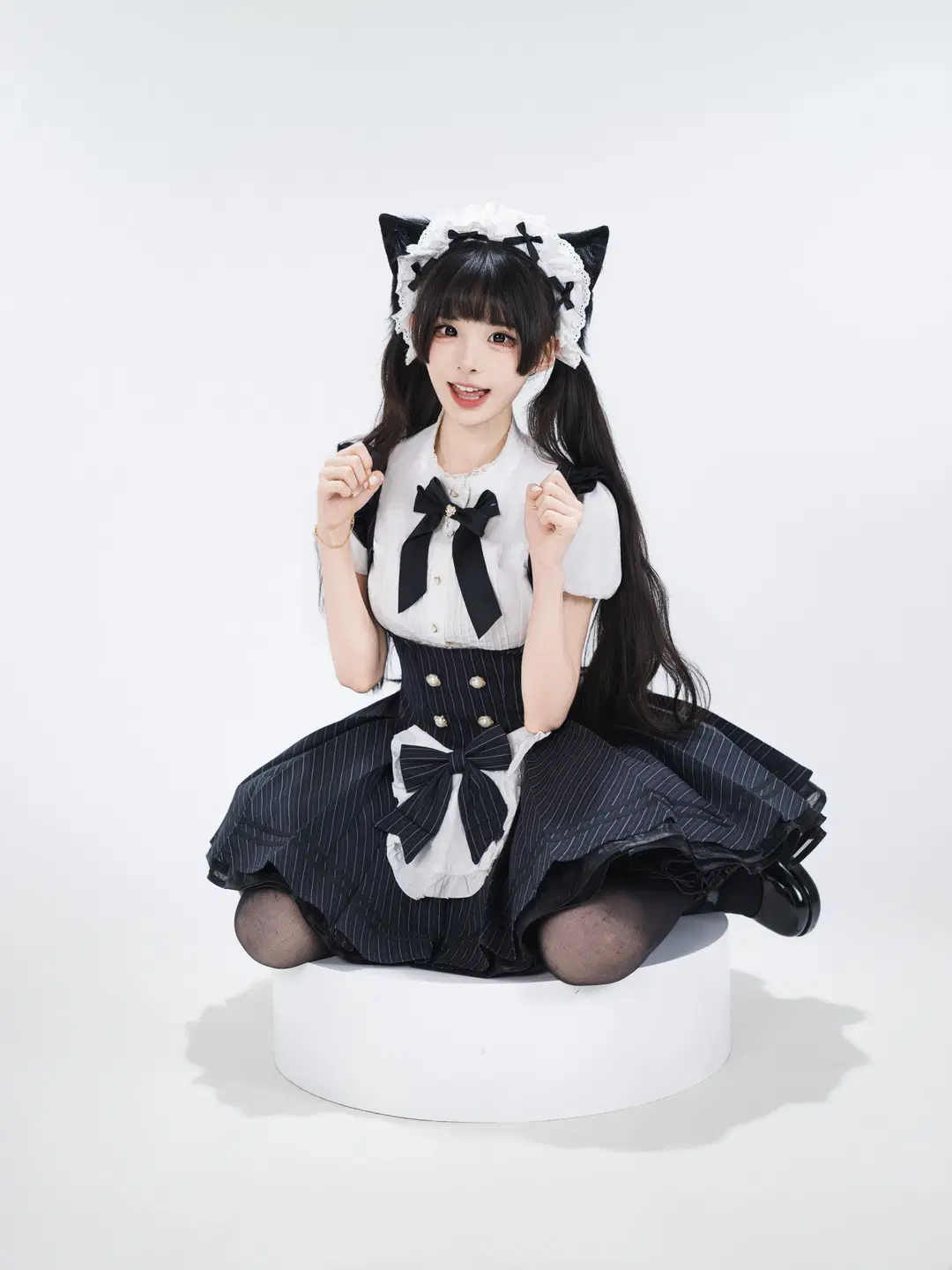 Studio Portrait Japanese Style Photography of a Cat-Ear Maid: Texture and Detail Log of Black Sheer Stockings and Striped Hem by 星空 - Image 8