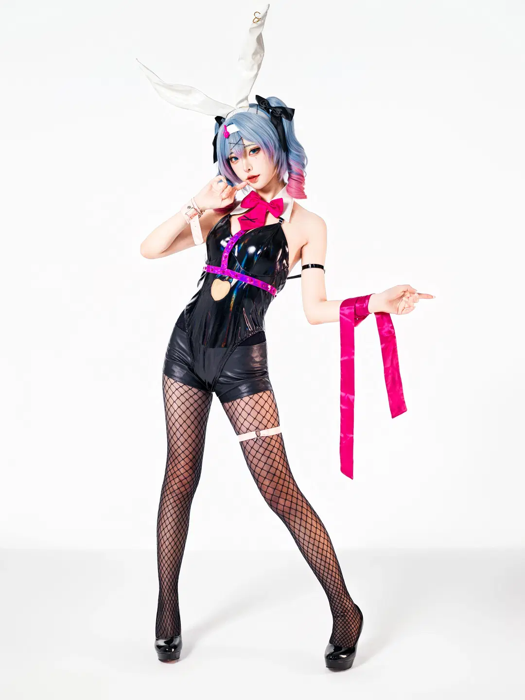 【初音ミク コスプレ】ラビットホールのポーカー勝負、先に惚れたら負け - 星空 - 13枚目