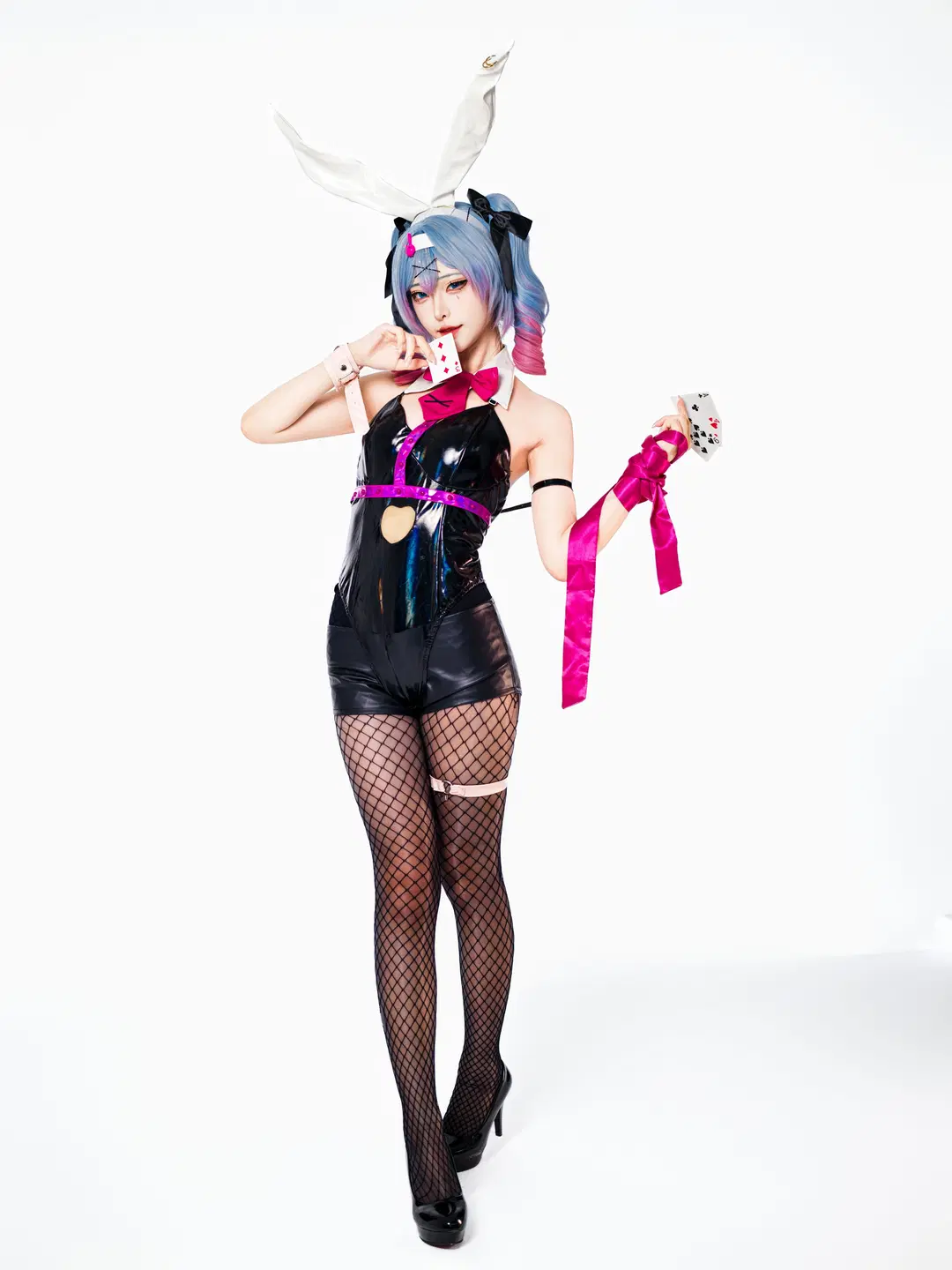 【初音ミク コスプレ】ラビットホールのポーカー勝負、先に惚れたら負け - 星空 - 14枚目