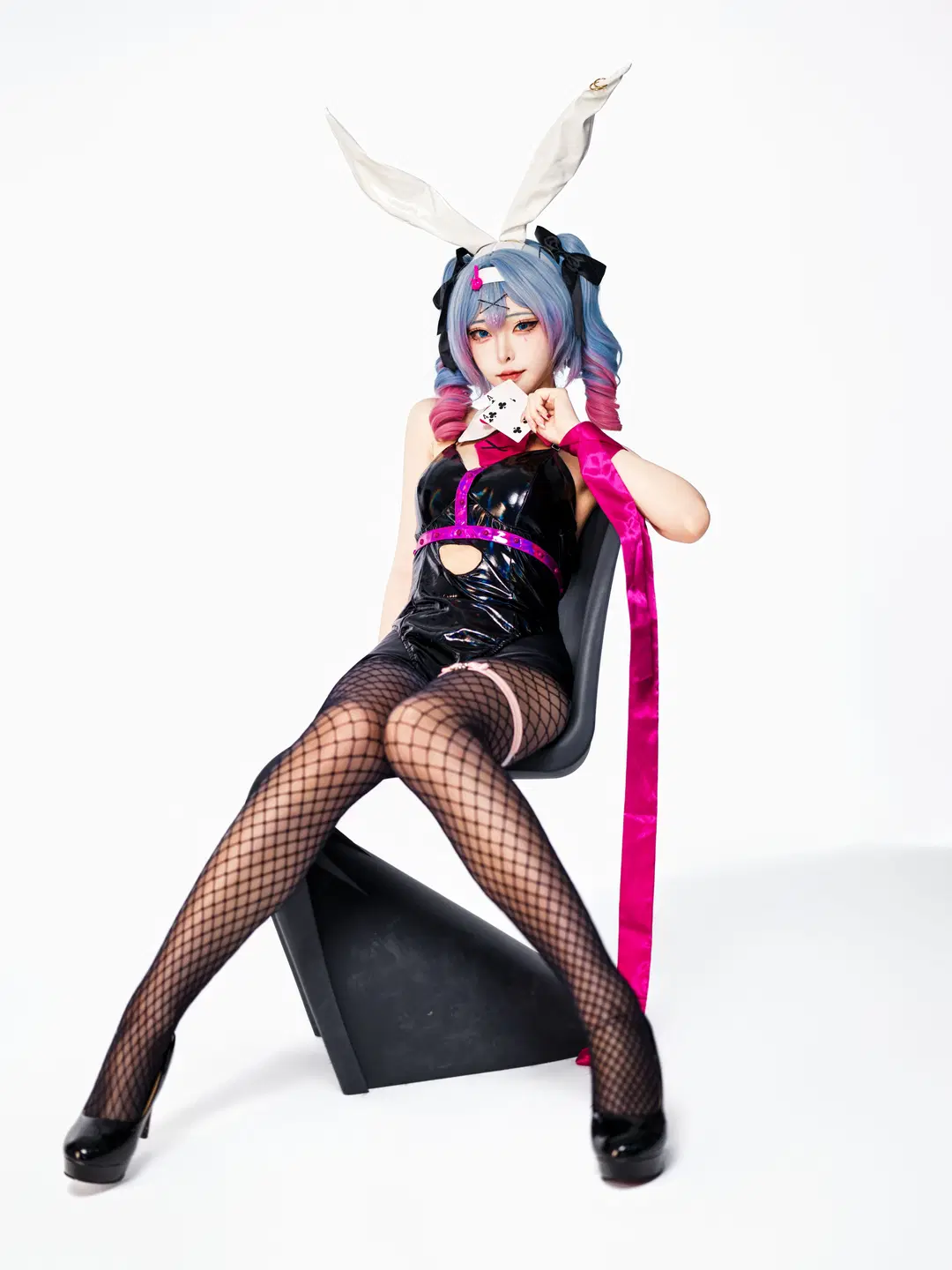 【初音ミク コスプレ】ラビットホールのポーカー勝負、先に惚れたら負け - 星空 - 2枚目