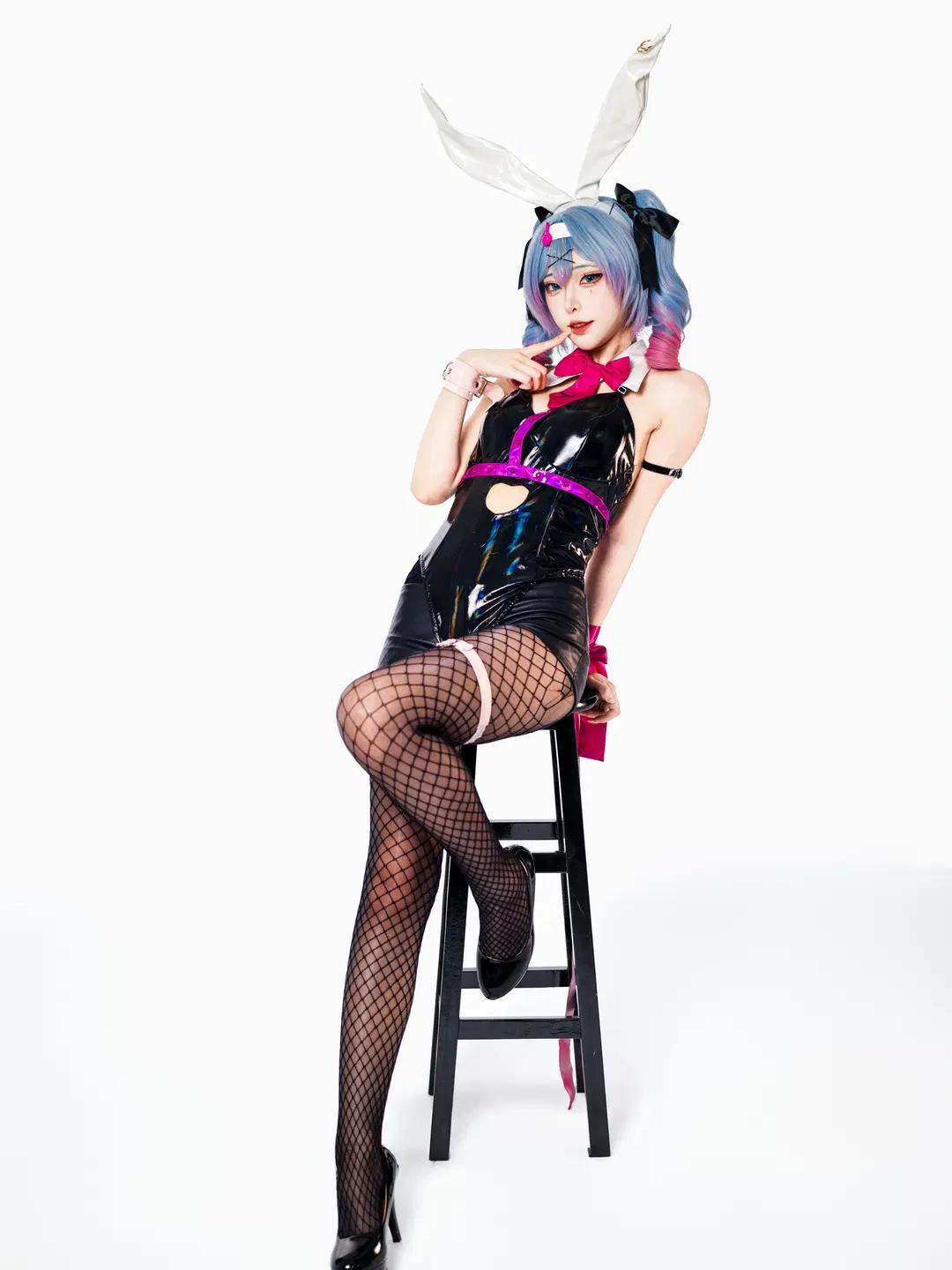 【初音ミク コスプレ】ラビットホールのポーカー勝負、先に惚れたら負け - 星空 - 3枚目