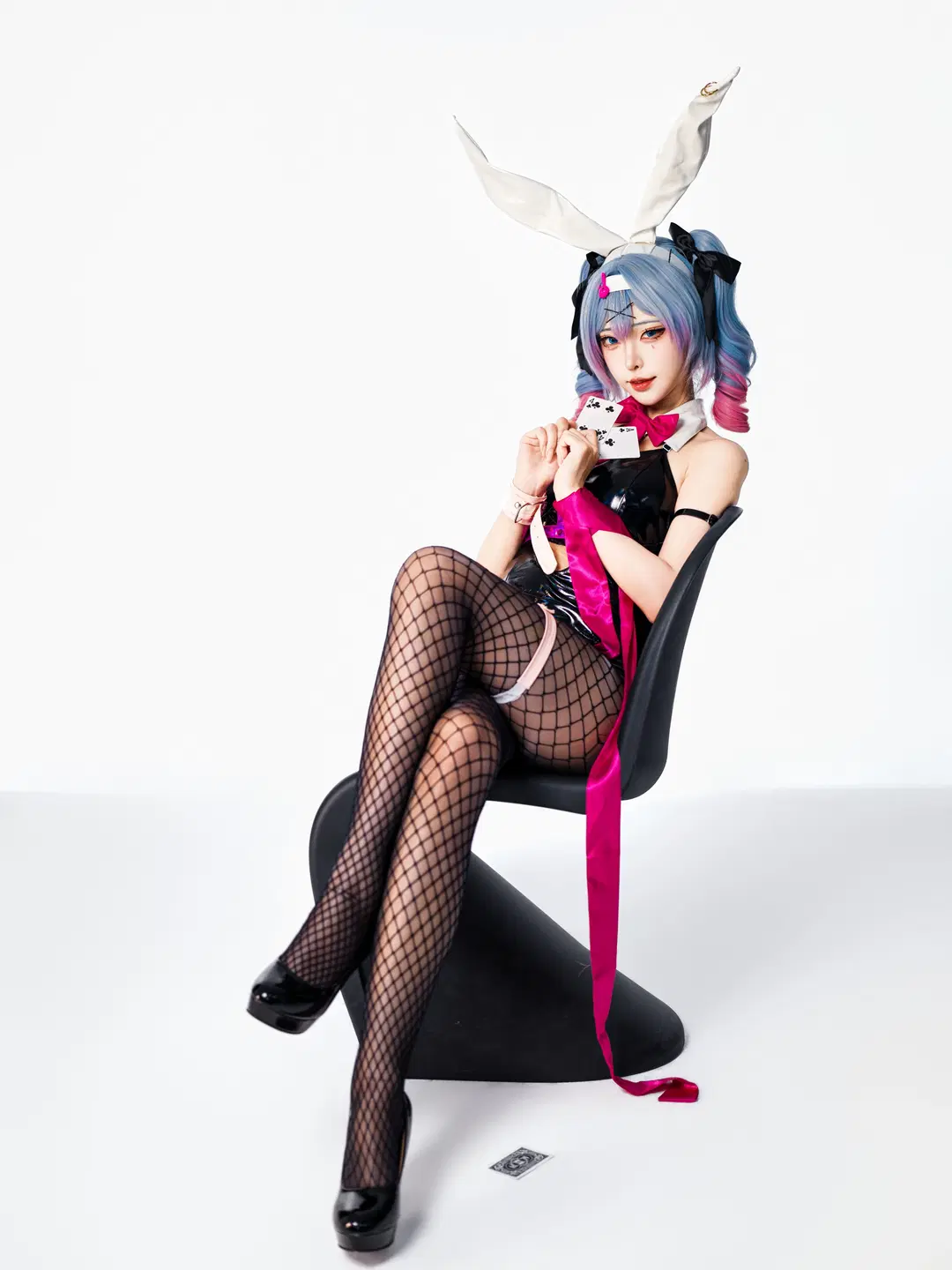 【初音ミク コスプレ】ラビットホールのポーカー勝負、先に惚れたら負け - 星空 - 6枚目