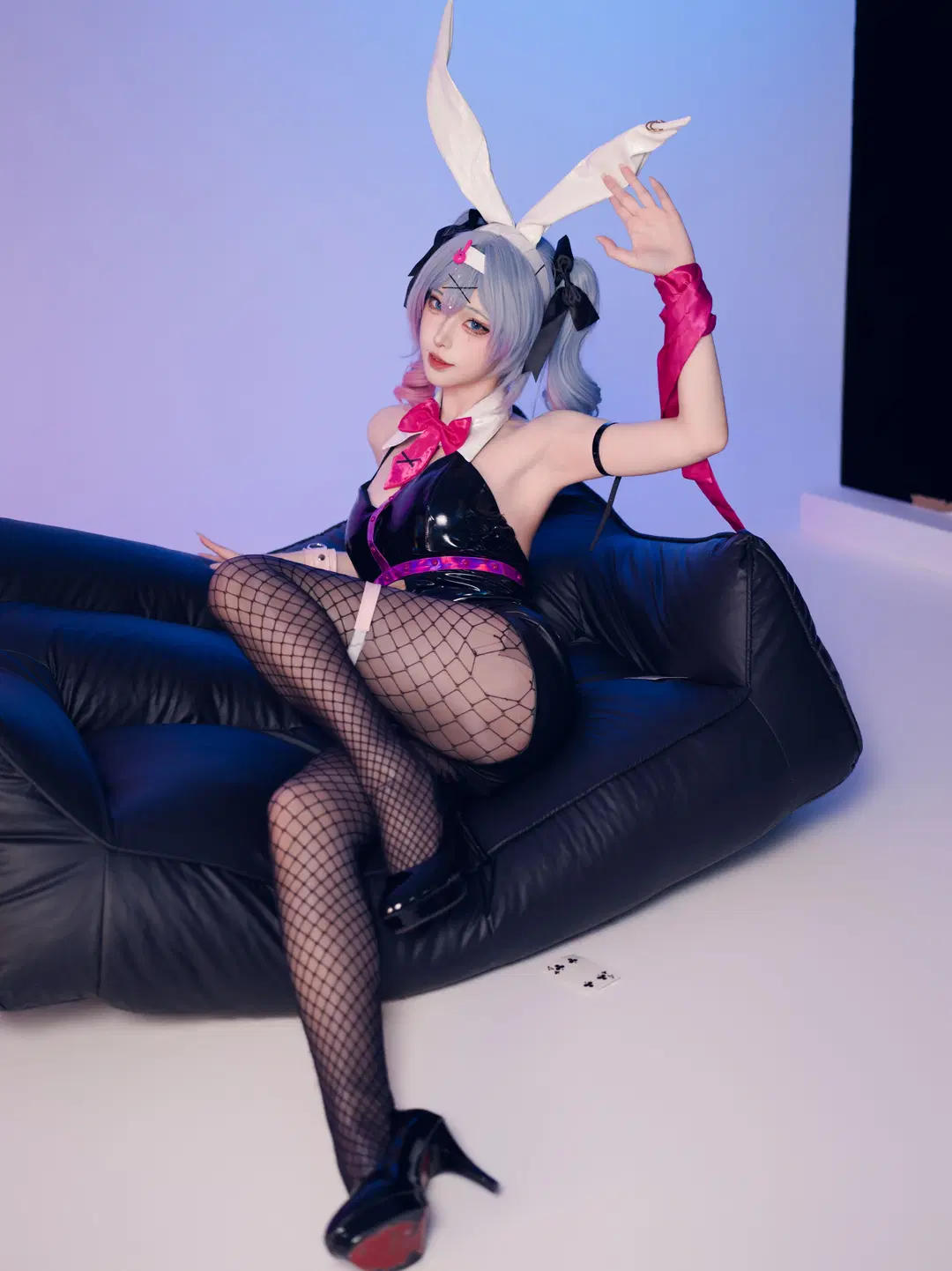 【初音ミク コスプレ】「ラビットホール」ネオンの雰囲気が漂うスタジオ撮影をシェア - 星空 - 2枚目